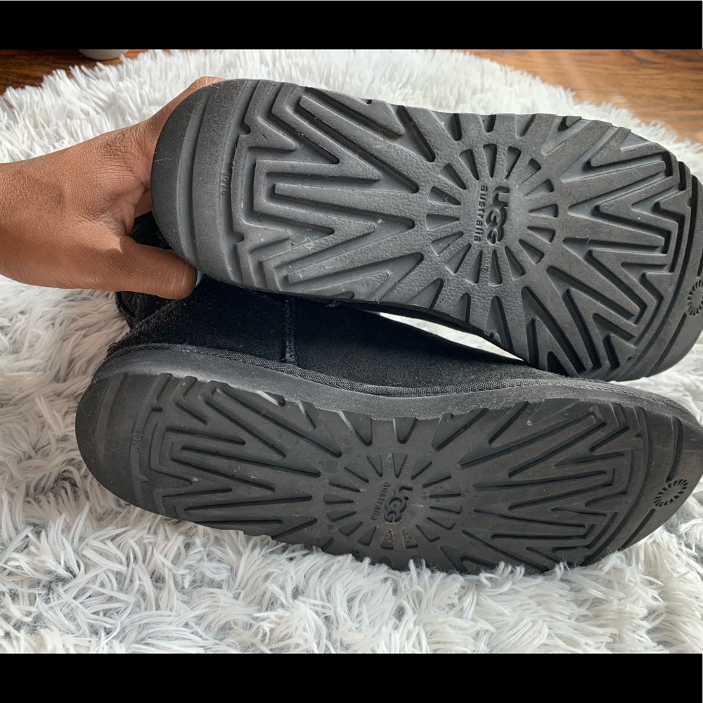 Black uggs - Picture 5 of 6